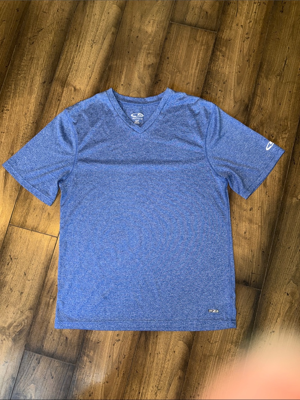 💙MEN’S BLUE CHAMPION DRY, FIT, V-NECK, SHORT SLEEVE SHIRT SIZE SMALL 💙